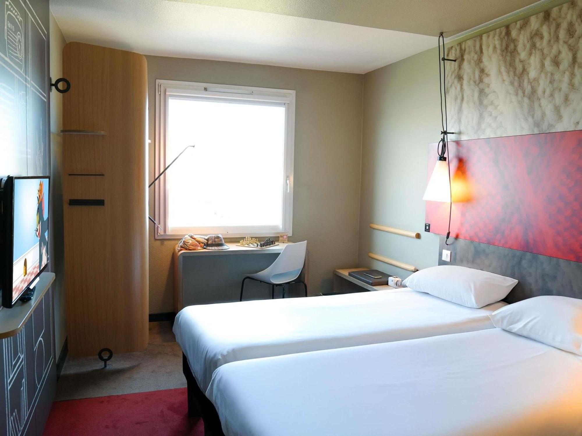 Ibis Caen Porte De Bretagne Bretteville-sur-Odon Exterior foto